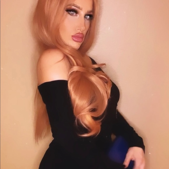 Meet your Posher, Adrienne - Picture 6 of 11